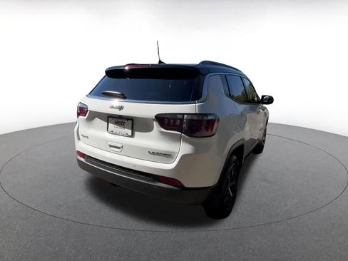 Used 2025 Jeep Compass Limited image 14