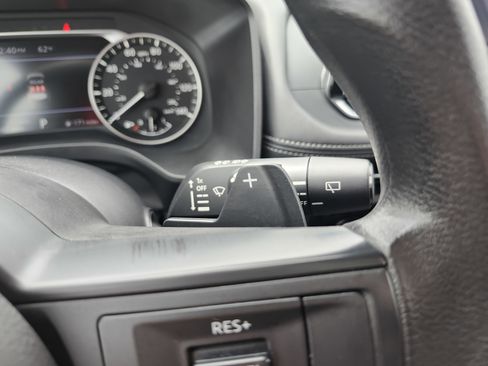 Used 2024 Nissan Rogue SV AWD/4WD image 10