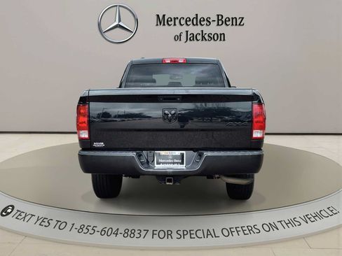 Used 2018 RAM 1500 Express w/ Black Ram 1500 Express Group AWD/4WD image 7