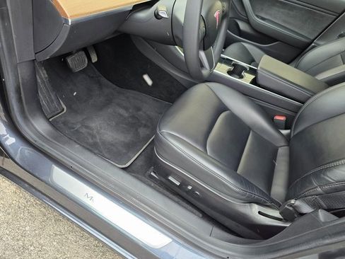 Used 2019 Tesla Model 3 Long Range image 17