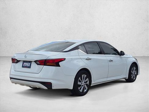 Used 2022 Nissan Altima 2.5 S FWD image 5