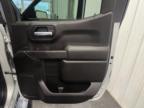 Used 2021 Chevrolet Silverado 1500 LT image 25