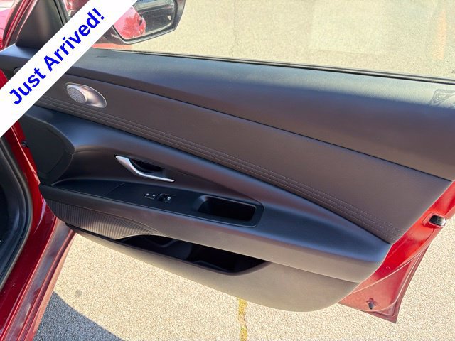 Used 2025 Hyundai Elantra SEL FWD image 18