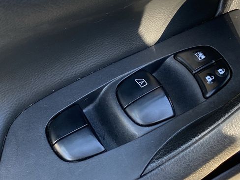 Used 2018 Nissan Altima 2.5 SV image 18