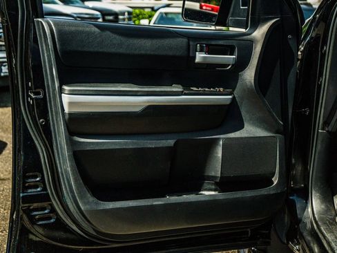 Used 2018 Toyota Tundra SR5 AWD/4WD image 23