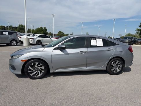 Used 2016 Honda Civic EX image 4