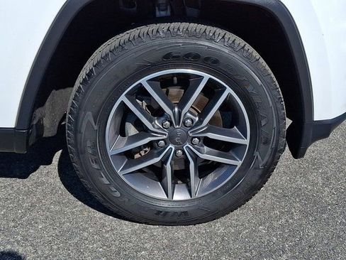 Certified 2020 Jeep Grand Cherokee Limited image 11