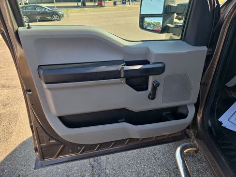 Used 2017 Ford F250 XL w/ Snow Plow Prep Package image 16