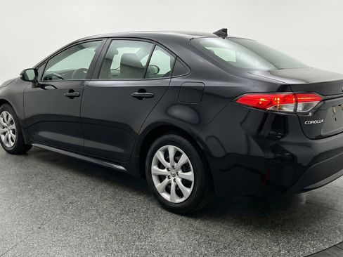 Used 2025 Toyota Corolla LE FWD image 6