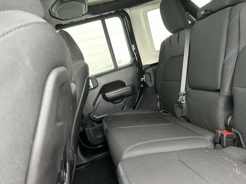 Certified 2022 Jeep Wrangler Unlimited Rubicon 4xe w/ Cold Weather Group image 9