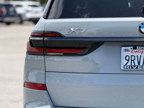 Certified 2025 BMW X7 xDrive40i w/ M Sport Package AWD/4WD image 16