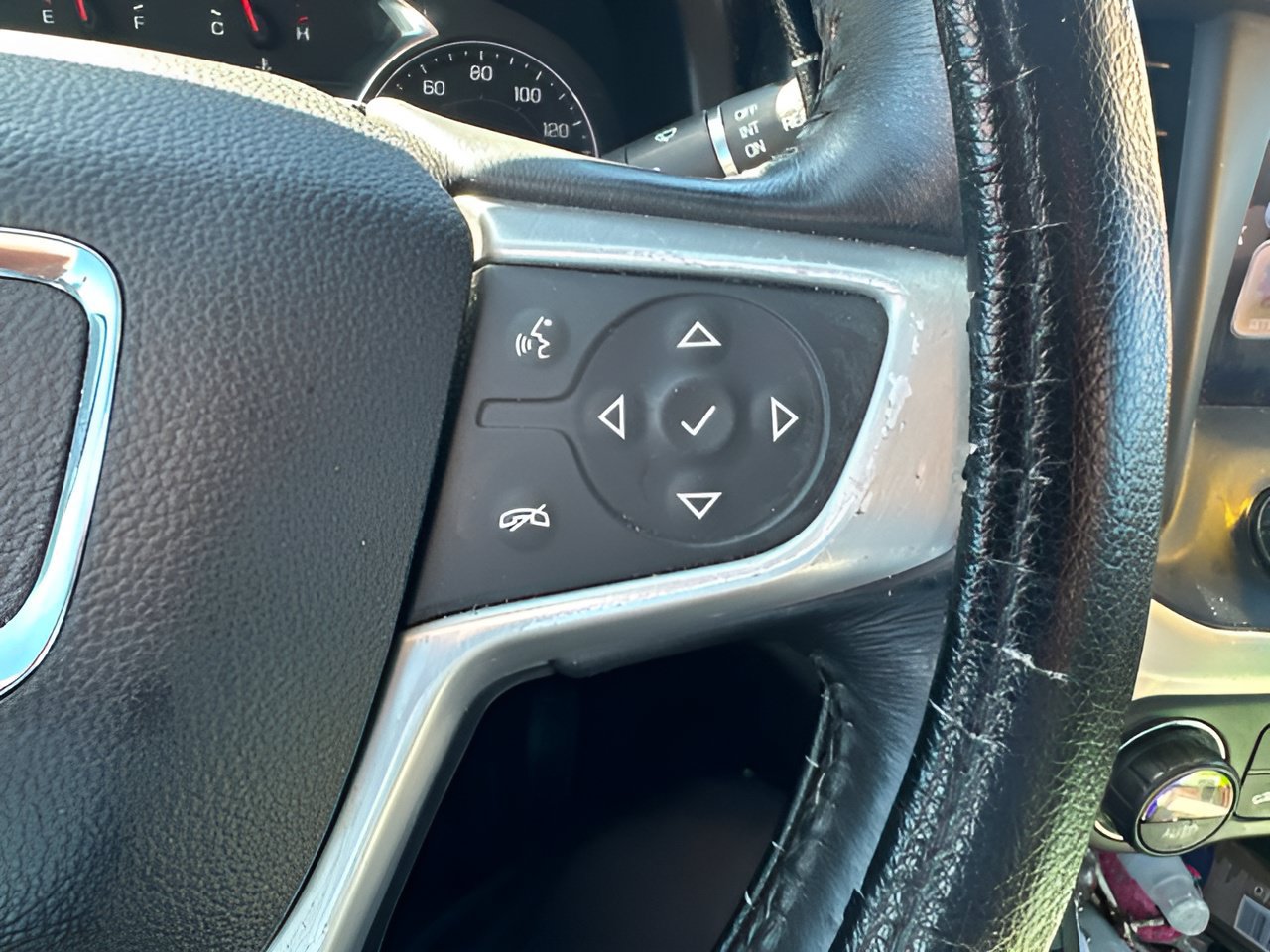 Used 2017 GMC Acadia SLT FWD image 18