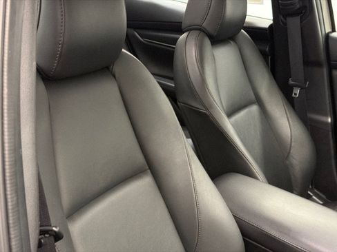 Used 2023 MAZDA MAZDA3 s image 9
