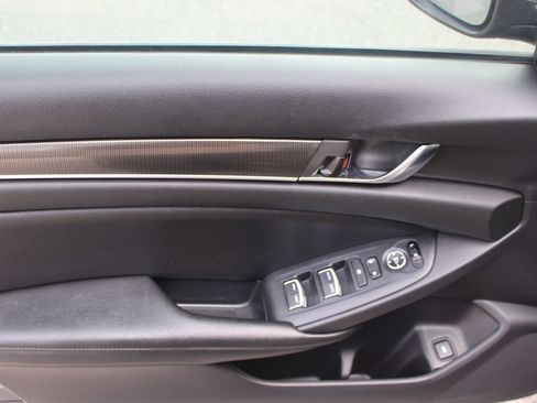 Used 2020 Honda Accord Sport image 14