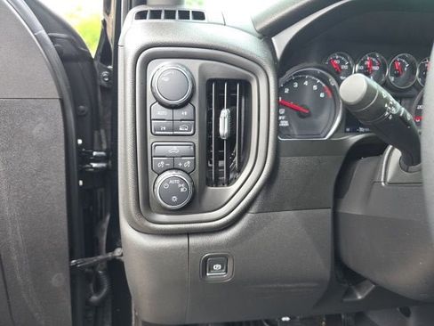 Used 2021 Chevrolet Silverado 1500 Custom w/ Safety Confidence Package AWD/4WD image 13