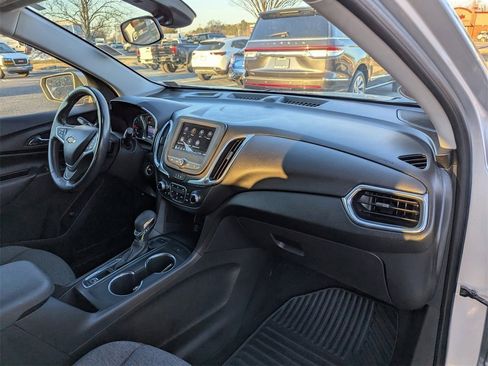 Used 2022 Chevrolet Equinox LT image 18