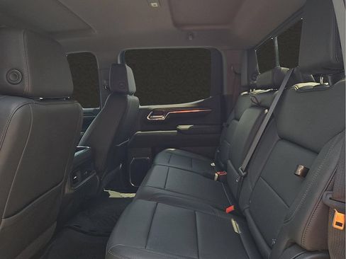 Used 2024 Chevrolet Silverado 1500 LT Trail Boss w/ LT Trail Boss Premium Package AWD/4WD image 9