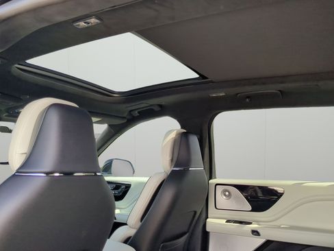 New 2026 Lincoln Aviator Black Label w/ Dynamic Handling Package AWD/4WD image 21