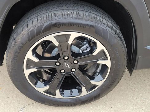 Used 2025 Chevrolet Equinox LT w/ Safety and Technology Package FWD image 6