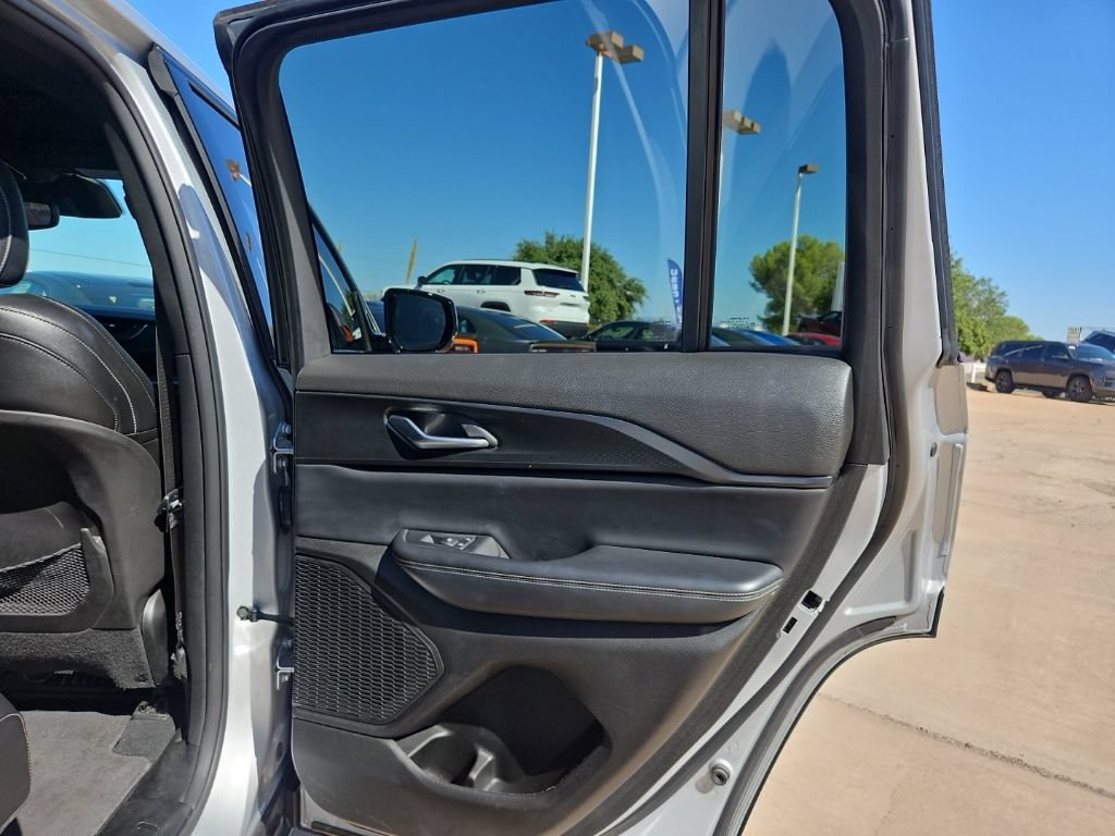 Used 2023 Jeep Grand Cherokee Altitude AWD/4WD image 23