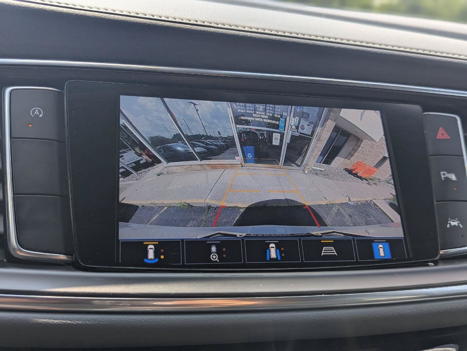 Used 2022 Buick Enclave Premium FWD image 5