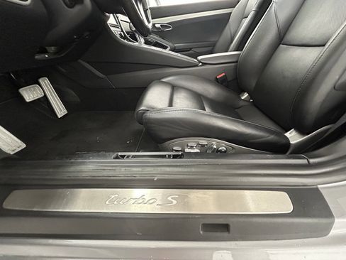 Used 2014 Porsche 911 Turbo S image 30