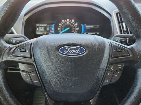 Used 2024 Ford Edge SE w/ Black Appearance Package image 16