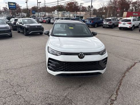 New 2026 Volkswagen Tiguan SE R-Line image 6