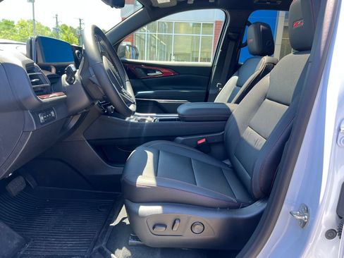 New 2026 Chevrolet Traverse Z71 w/ Driver Confidence Package AWD/4WD image 16