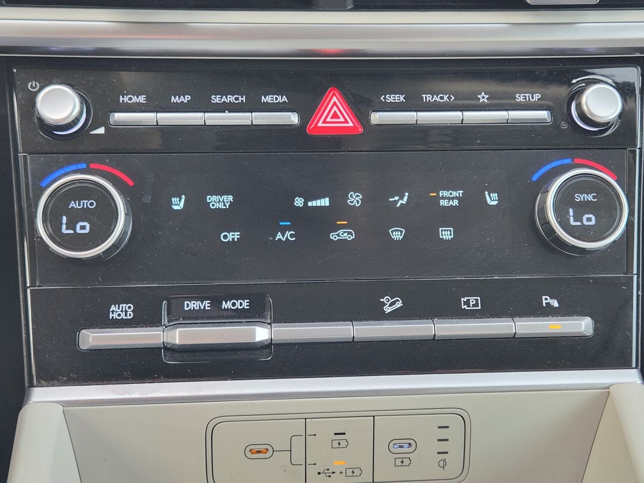 Used 2025 Hyundai Santa Fe SEL FWD image 18
