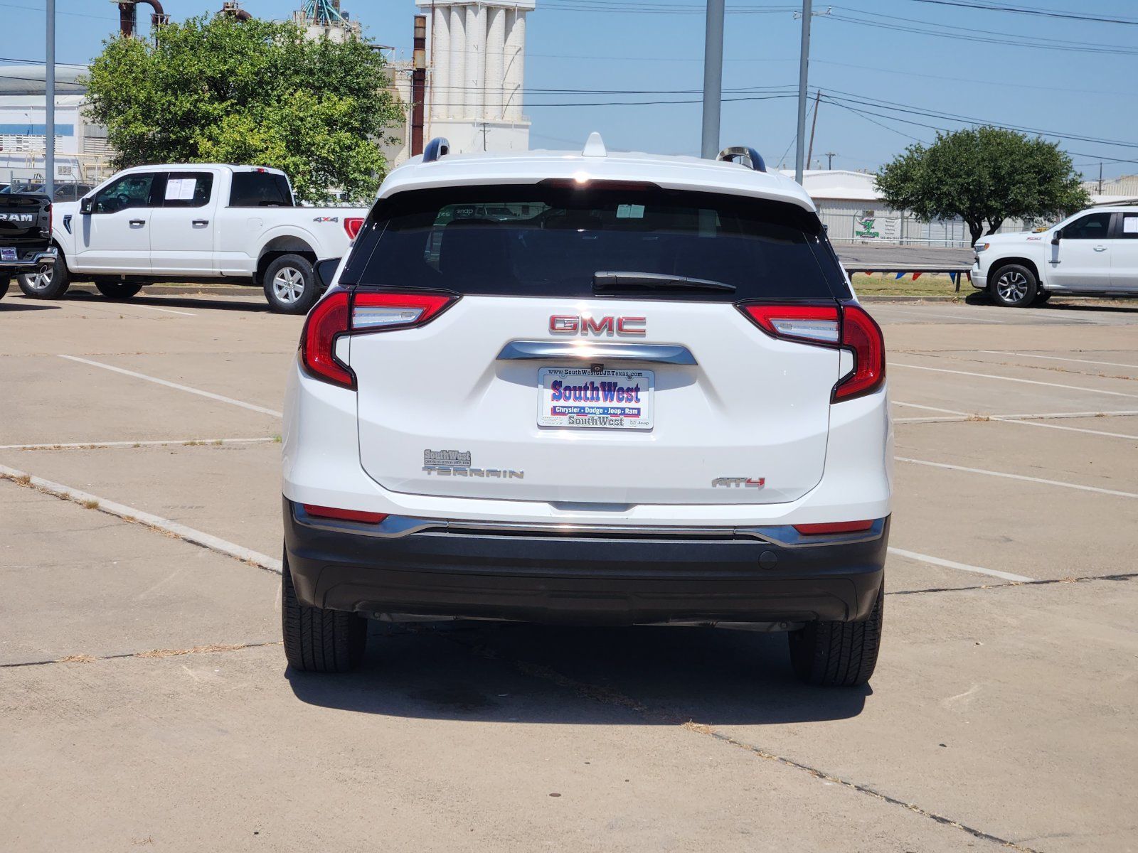Used 2023 GMC Terrain AT4 AWD/4WD image 8