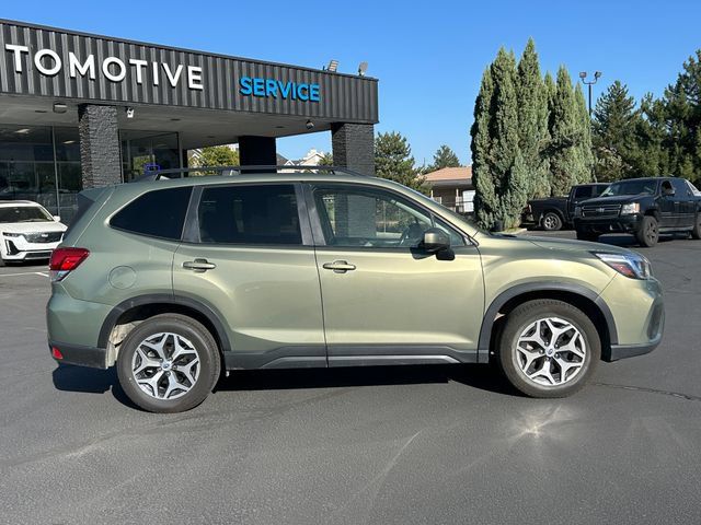 Used 2020 Subaru Forester Premium AWD/4WD image 2
