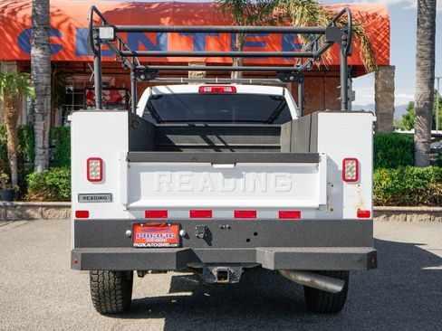 Used 2022 RAM 2500 Tradesman w/ Chrome Appearance Group RWD image 7