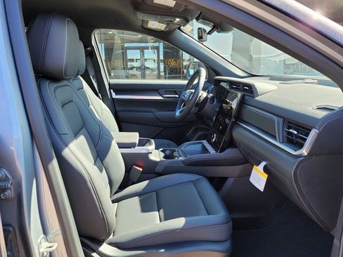 New 2026 GMC Terrain Elevation w/ Elevation Premium Package image 39