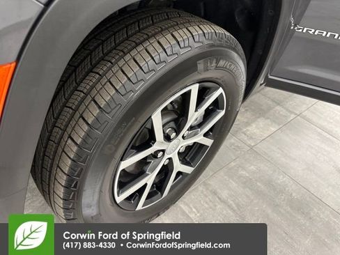 Used 2025 Jeep Grand Cherokee Limited w/ Trailer Tow Package image 39