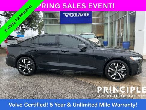 Used 2025 Volvo S60 B5 Core FWD image 3