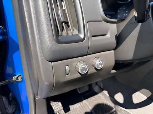 Used 2020 Chevrolet Colorado LT AWD/4WD image 19