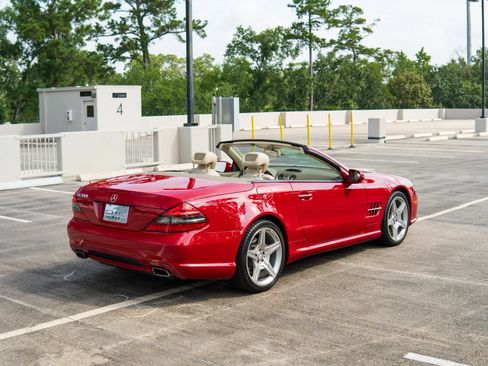 Used 2011 Mercedes-Benz SL 550 image 11