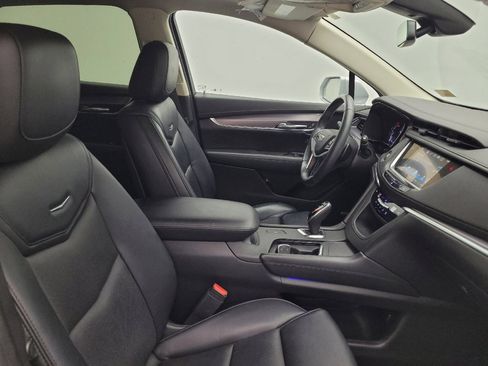 Used 2017 Cadillac XT5 Luxury w/ Driver Awareness Package FWD image 21