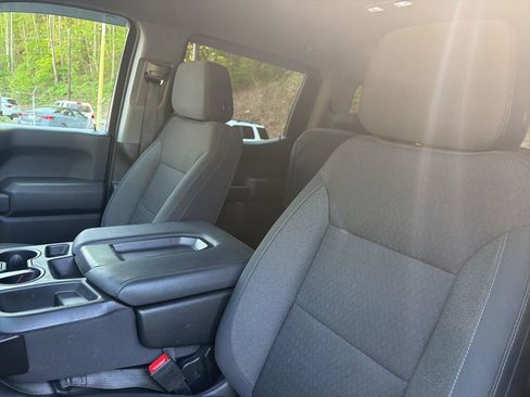 Certified 2022 Chevrolet Silverado 1500 Custom AWD/4WD image 9
