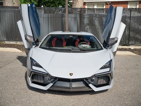 Used 2024 Lamborghini Revuelto AWD/4WD image 5