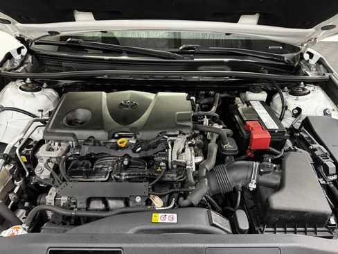 Used 2019 Toyota Camry FWD image 9