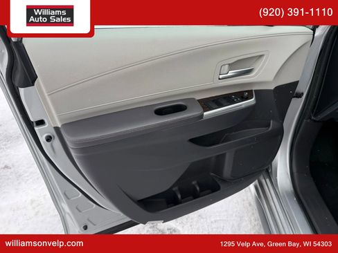 Used 2021 Toyota Sienna XLE image 11