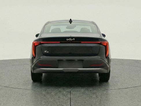 Used 2025 Kia K4 LXS image 7