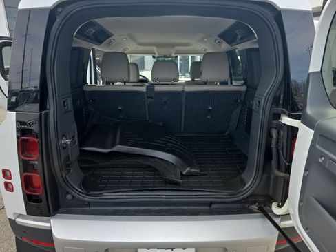 Used 2020 Land Rover Defender 110 SE image 16