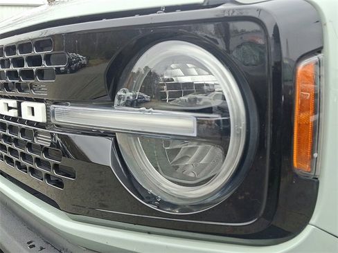 Used 2021 Ford Bronco Wildtrak image 9