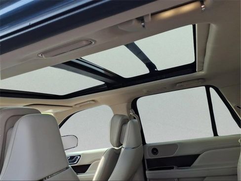 Used 2019 Lincoln Navigator Reserve w/ Cargo Package image 9