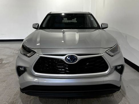 Used 2023 Toyota Highlander LE AWD/4WD image 10