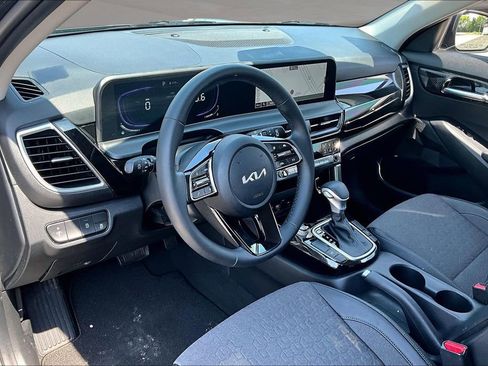 Used 2026 Kia Seltos S FWD image 16