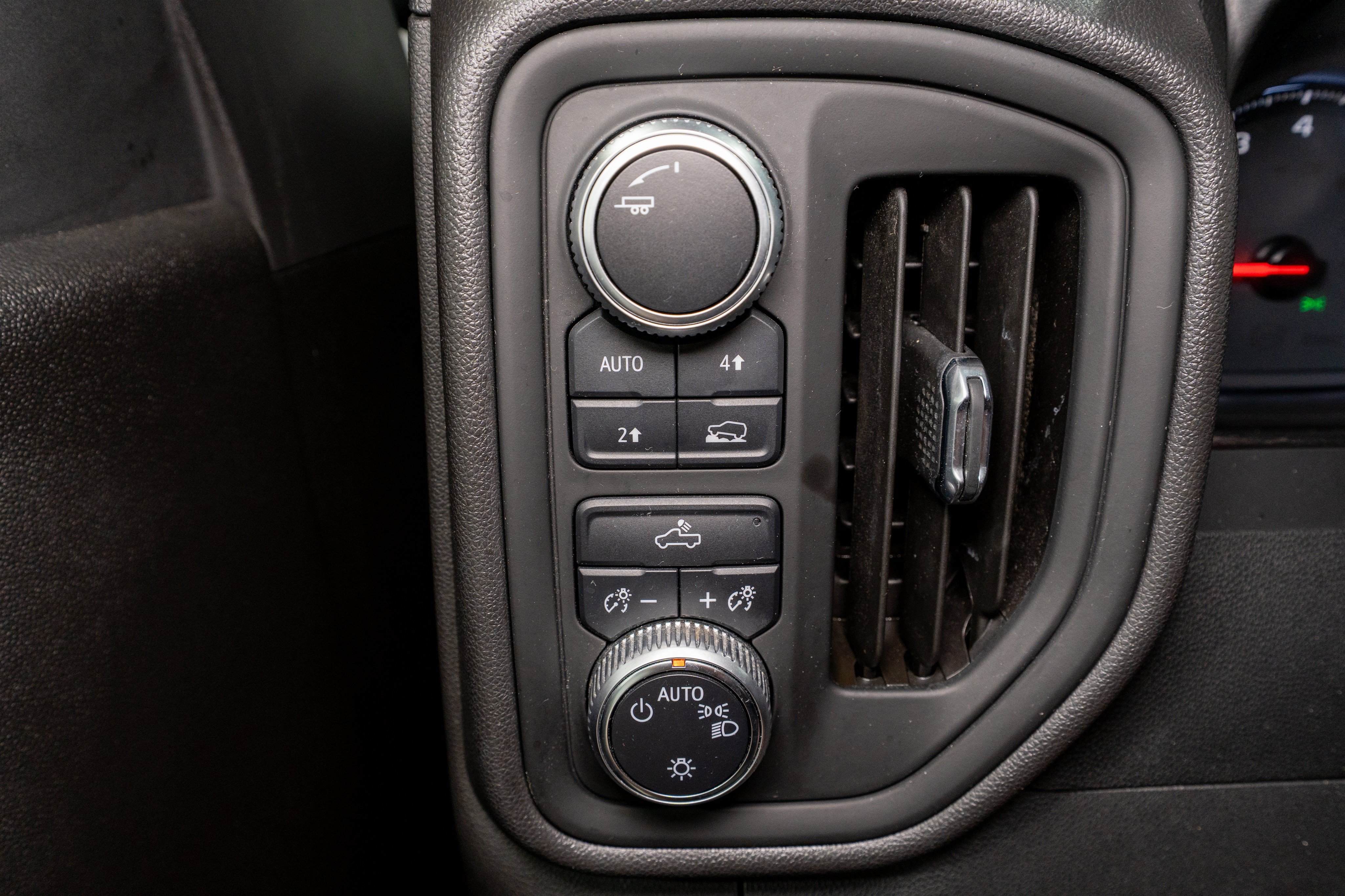 Used 2020 GMC Sierra 1500 4x4 Crew Cab w/ Sierra Value Package image 26